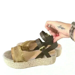 Chinese Laundry Sandals